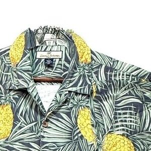 Tommy Bahama 100% Silk Camp Shirt Pineapple Palm Tree Tropical Hawaiian Sz M